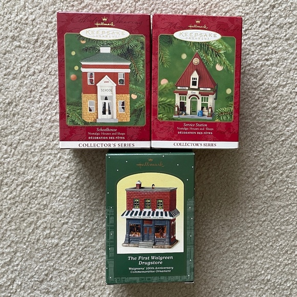 Lot 3 Hallmark Ornaments Nostalgic Houses & Shops 2000-2001 Walgreens Drugstore - Picture 1 of 10